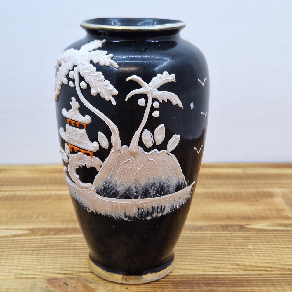 Vintage Japanese Village Scene Art‎ Pottery Vase Ware Moriage